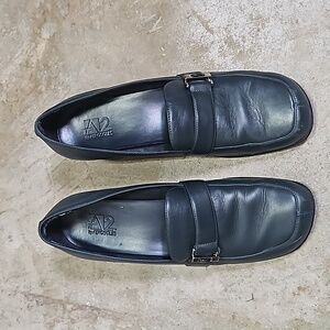 Aerosoles "Two-Knows" Navy Leather Heeled Loafers Sz 8B